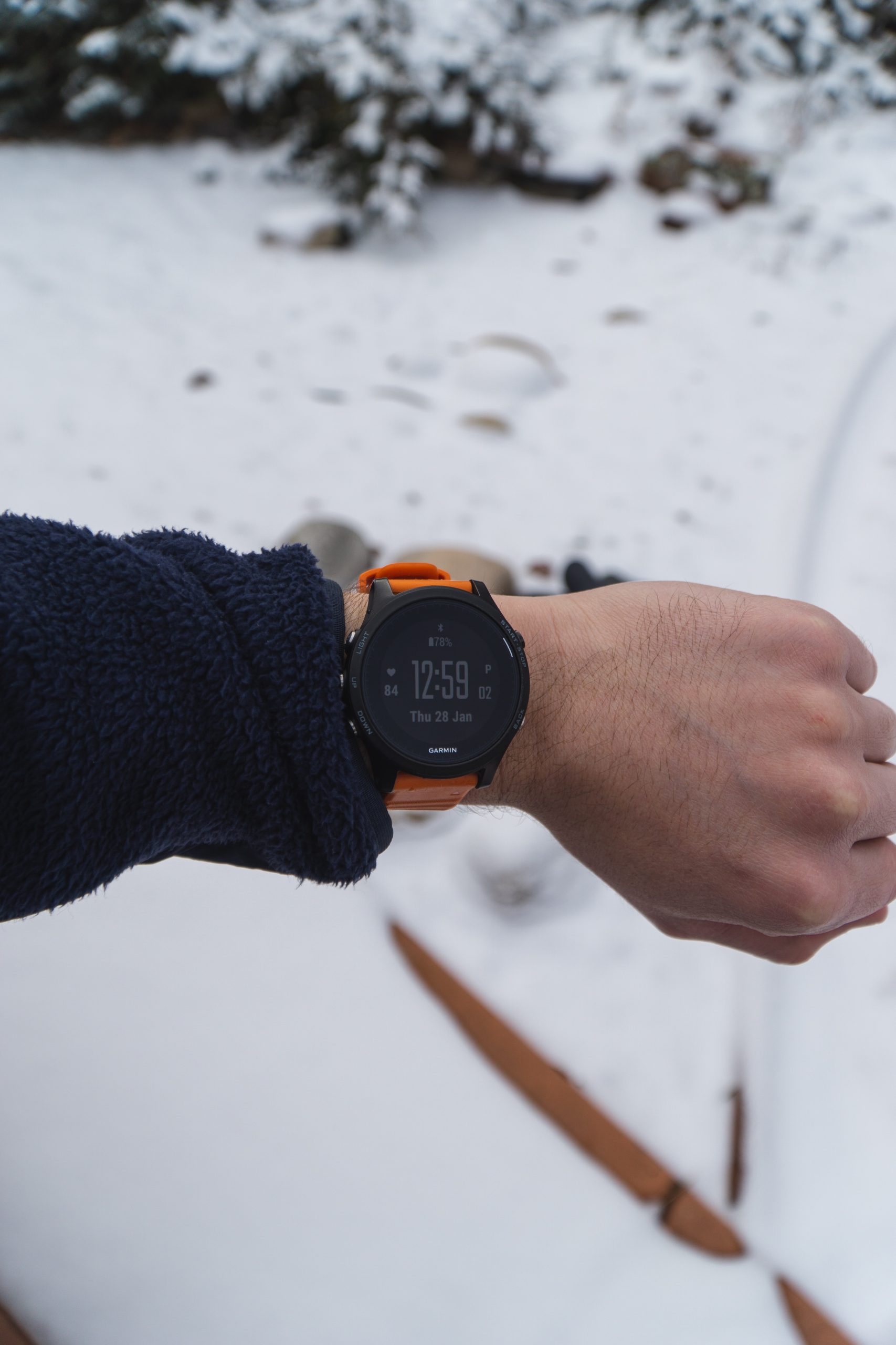 Black digital watch with green display output by Honhx